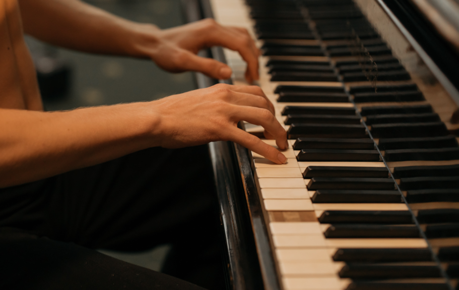 Hanon Là Gì Và Chúng Giúp Bạn Tiến Bộ Ra Sao?