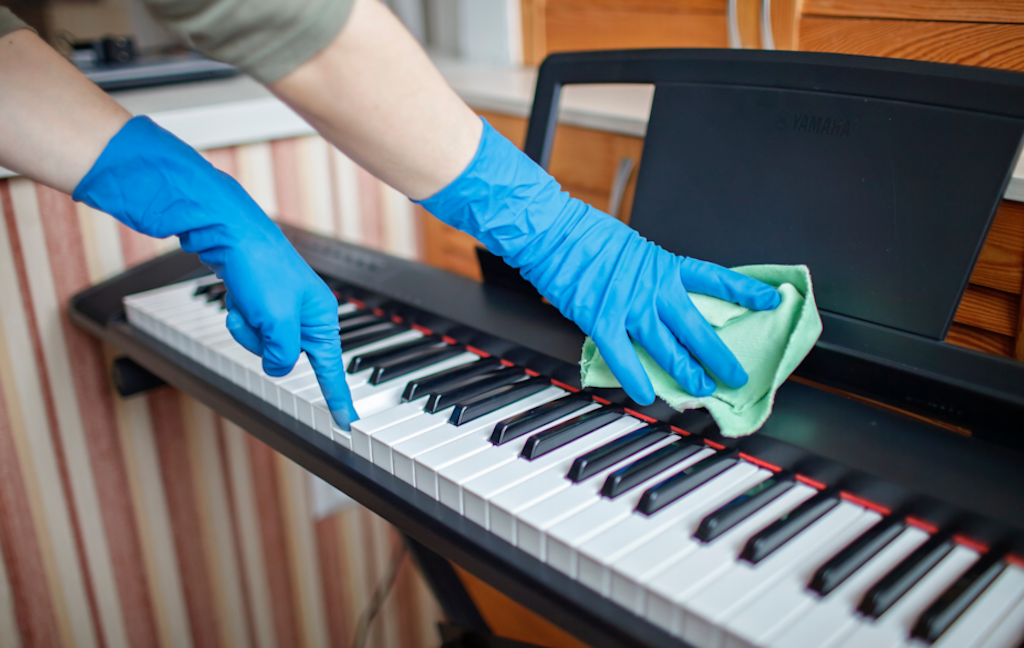Hướng Dẫn Vệ Sinh Piano Điện Đúng Cách, An Toàn Và Không Làm Hư Hỏng Nhạc Cụ