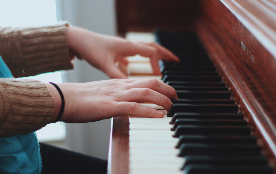 Những Tác Phẩm Piano Lý Tưởng Dành Cho Người Mới Bắt Đầu