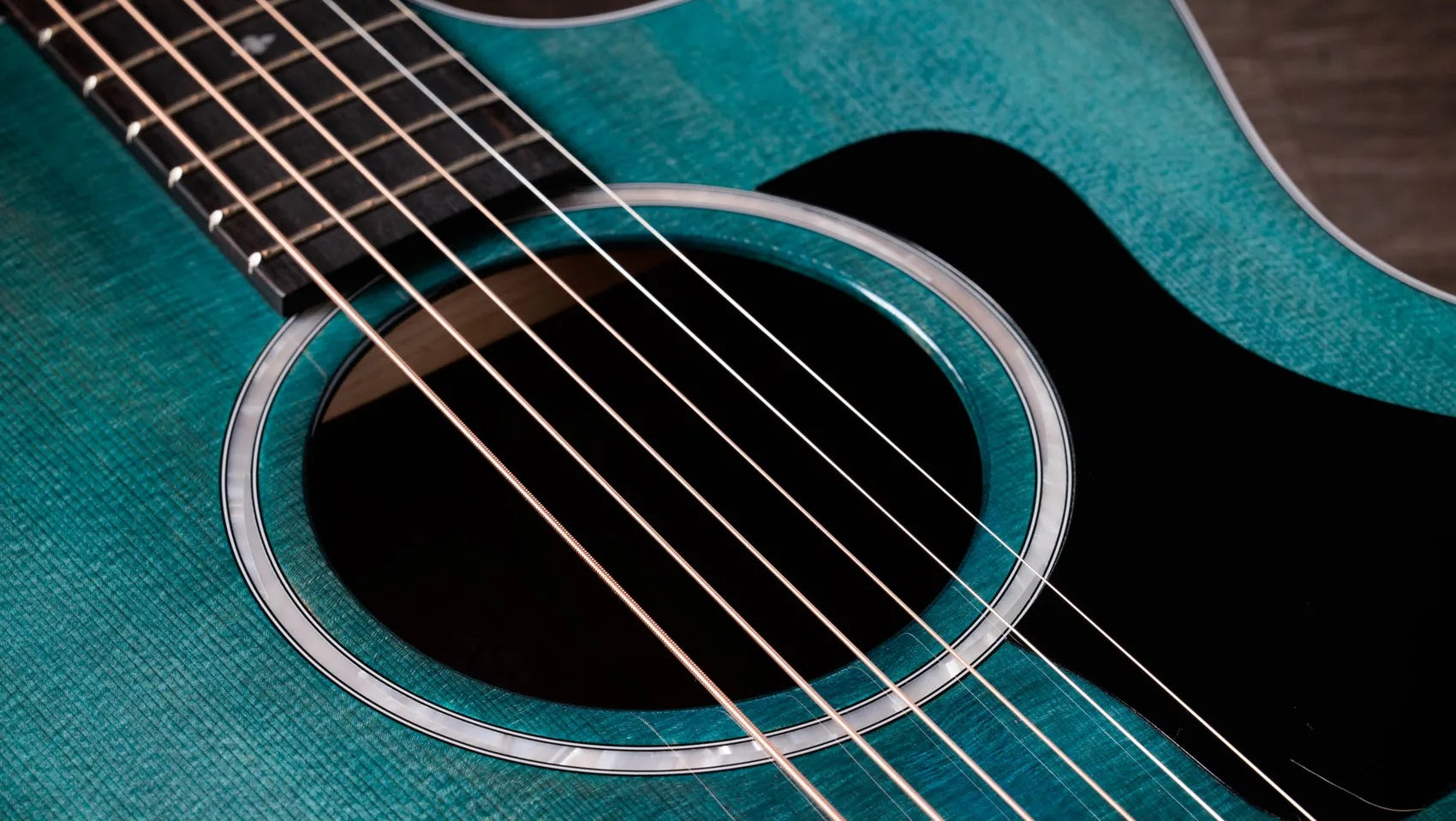 Đàn Guitar Acoustic Taylor 214ce Plus Special Edition-Mai Nguyên Music