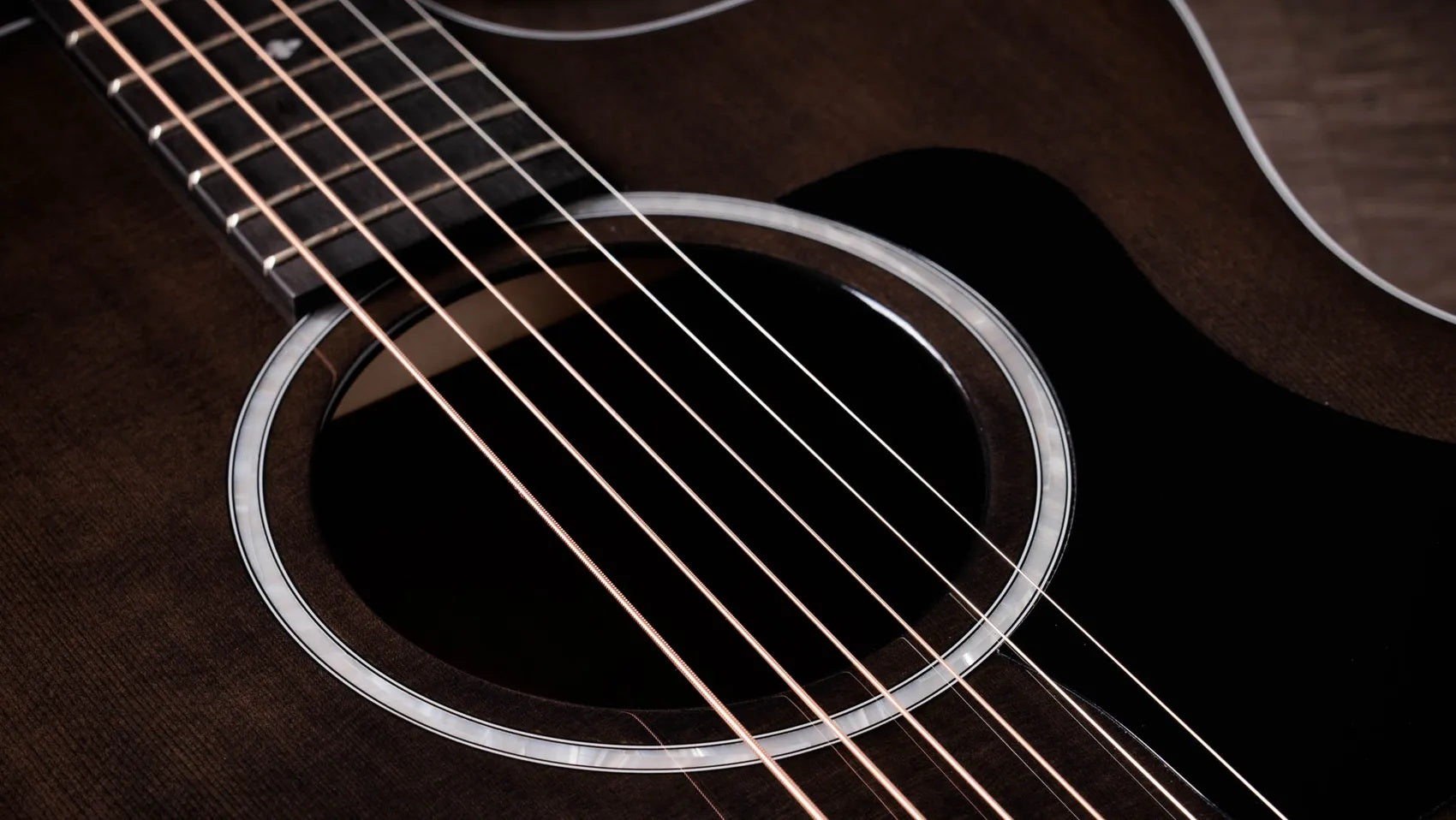 Đàn Guitar Acoustic Taylor 214ce Plus Special Edition-Mai Nguyên Music
