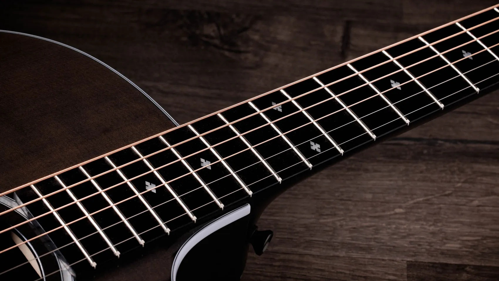 Đàn Guitar Acoustic Taylor 214ce Plus Special Edition-Mai Nguyên Music
