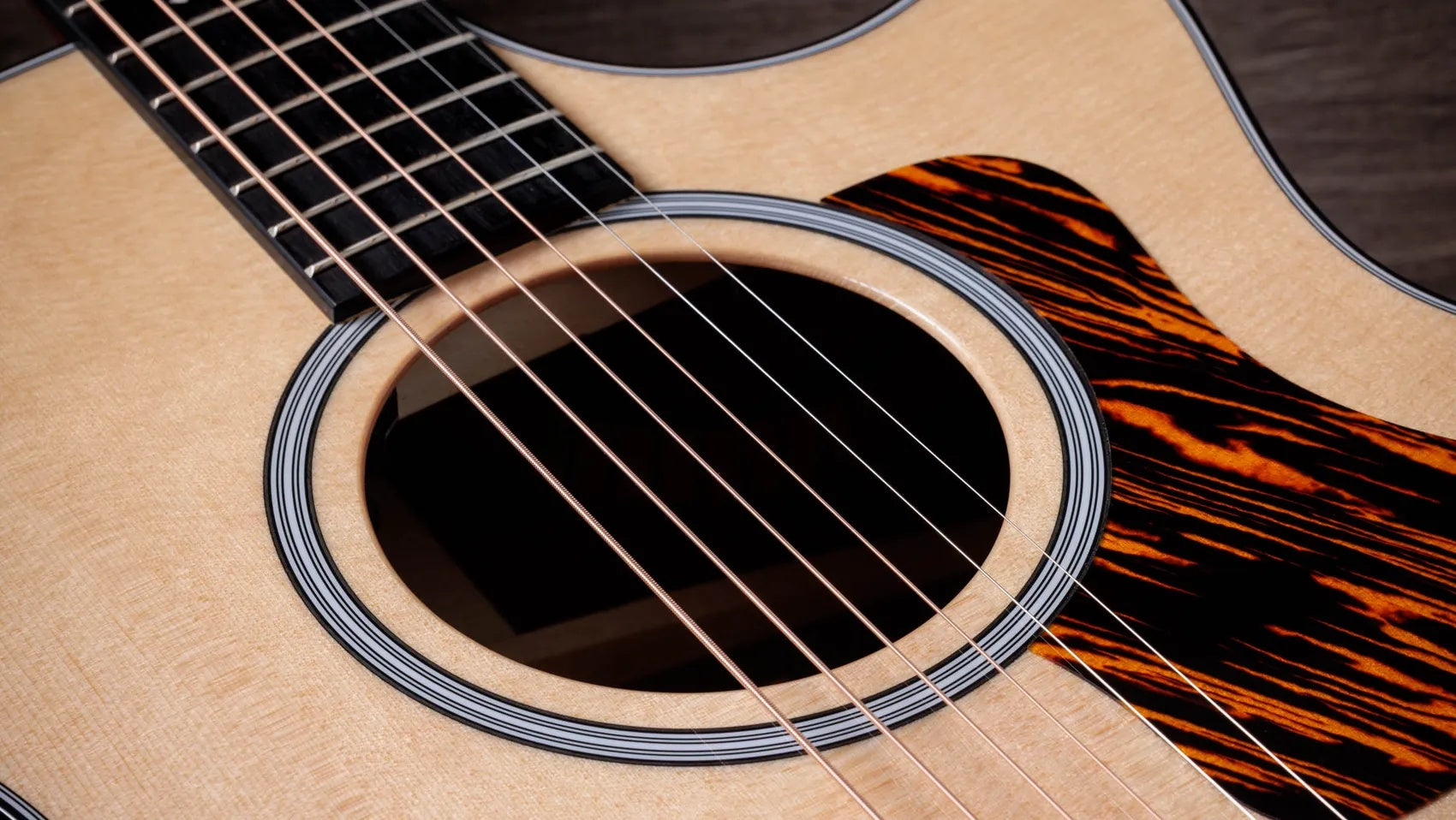 Đàn Guitar Acoustic Taylor Next Generation 414ce - Natural