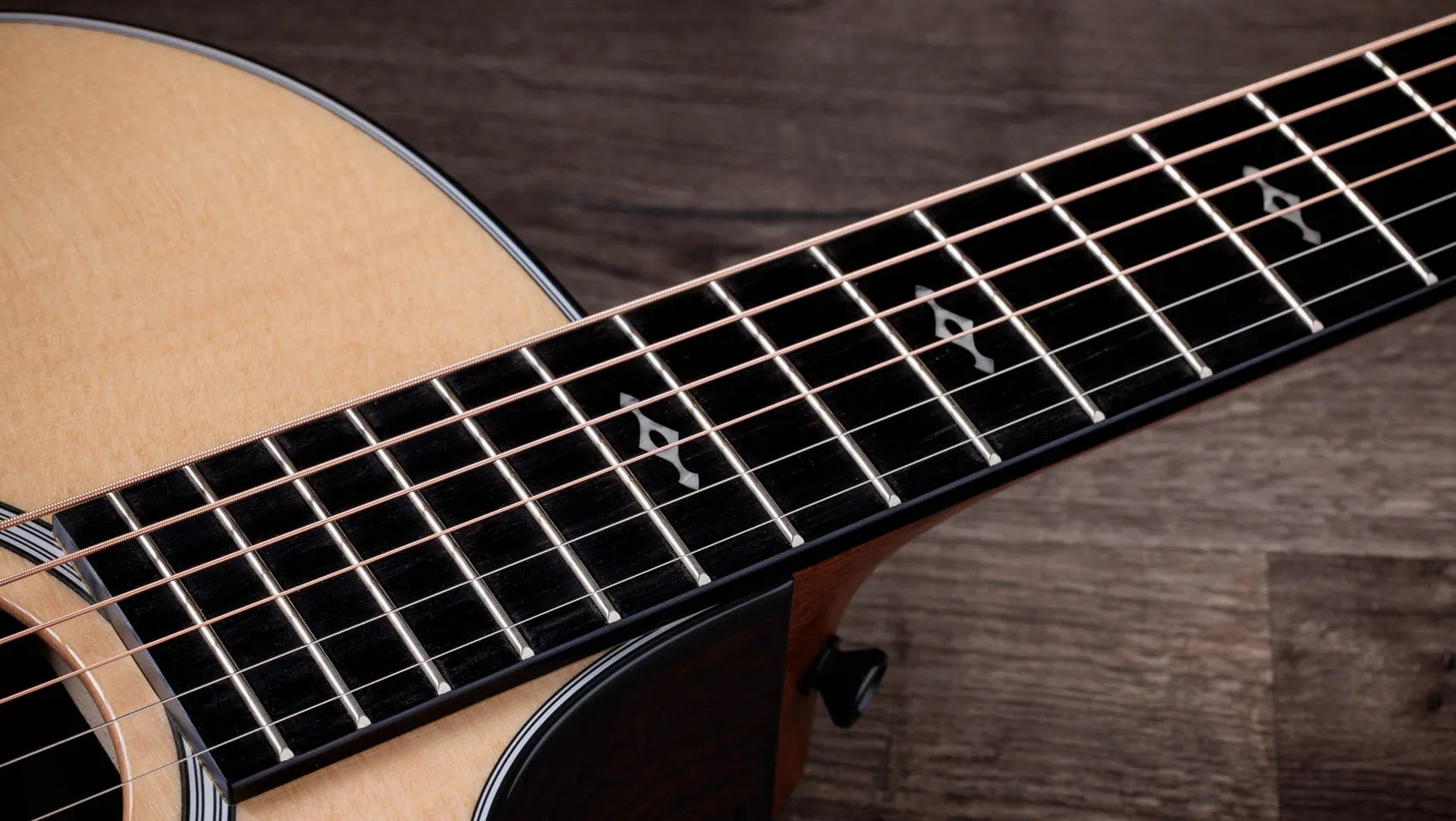Đàn Guitar Acoustic Taylor Next Generation 414ce - Natural