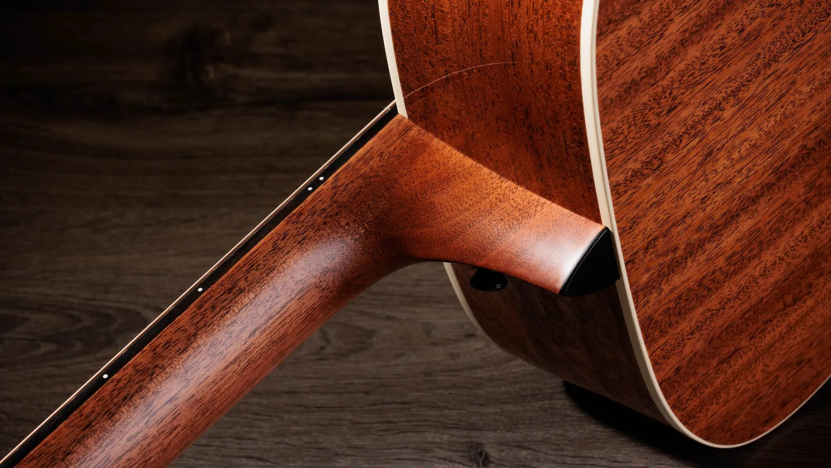 Đàn Guitar Acoustic Taylor Gold Label 510e - Natural