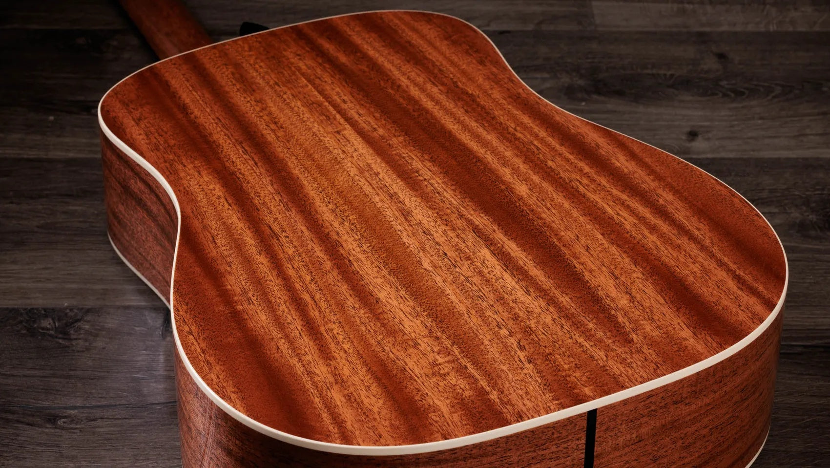Đàn Guitar Acoustic Taylor Gold Label 510e - Natural