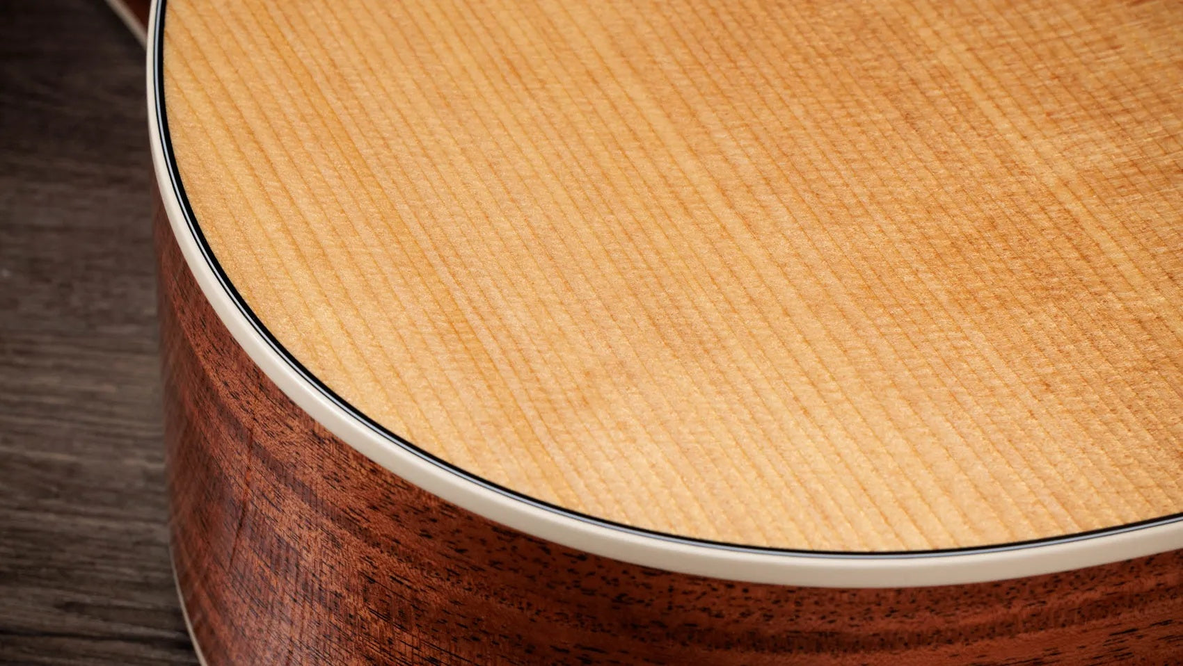 Đàn Guitar Acoustic Taylor Gold Label 510e - Natural