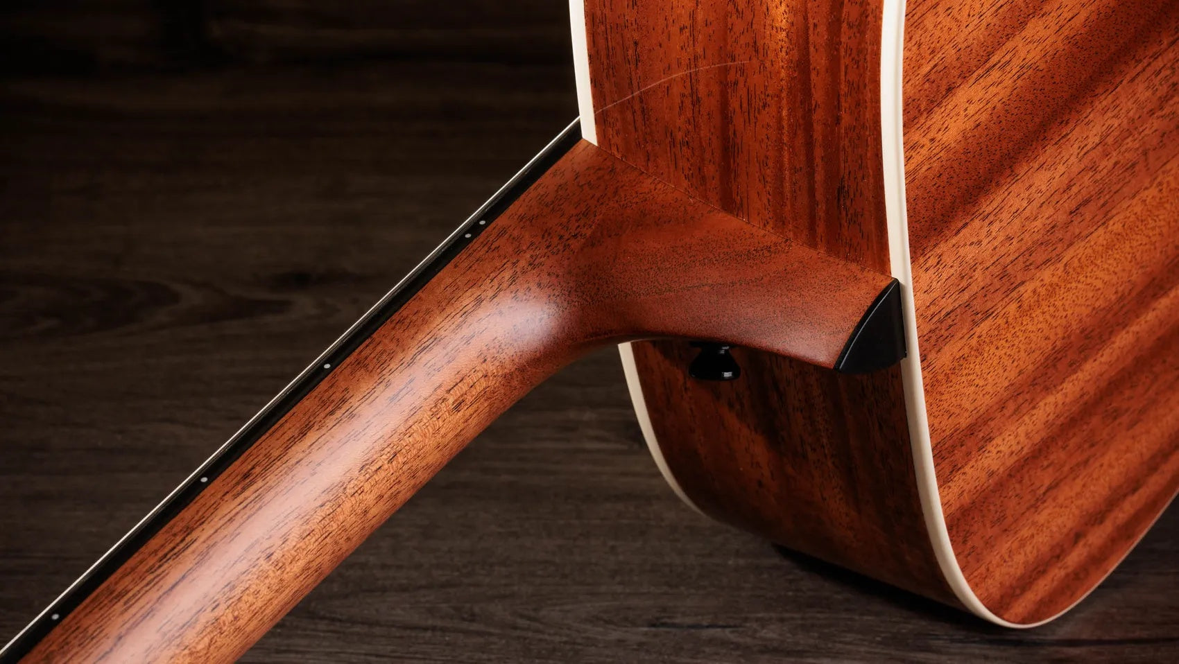 Đàn Guitar Acoustic Taylor Trey Hensley Gold Label 510e - Antique Blond