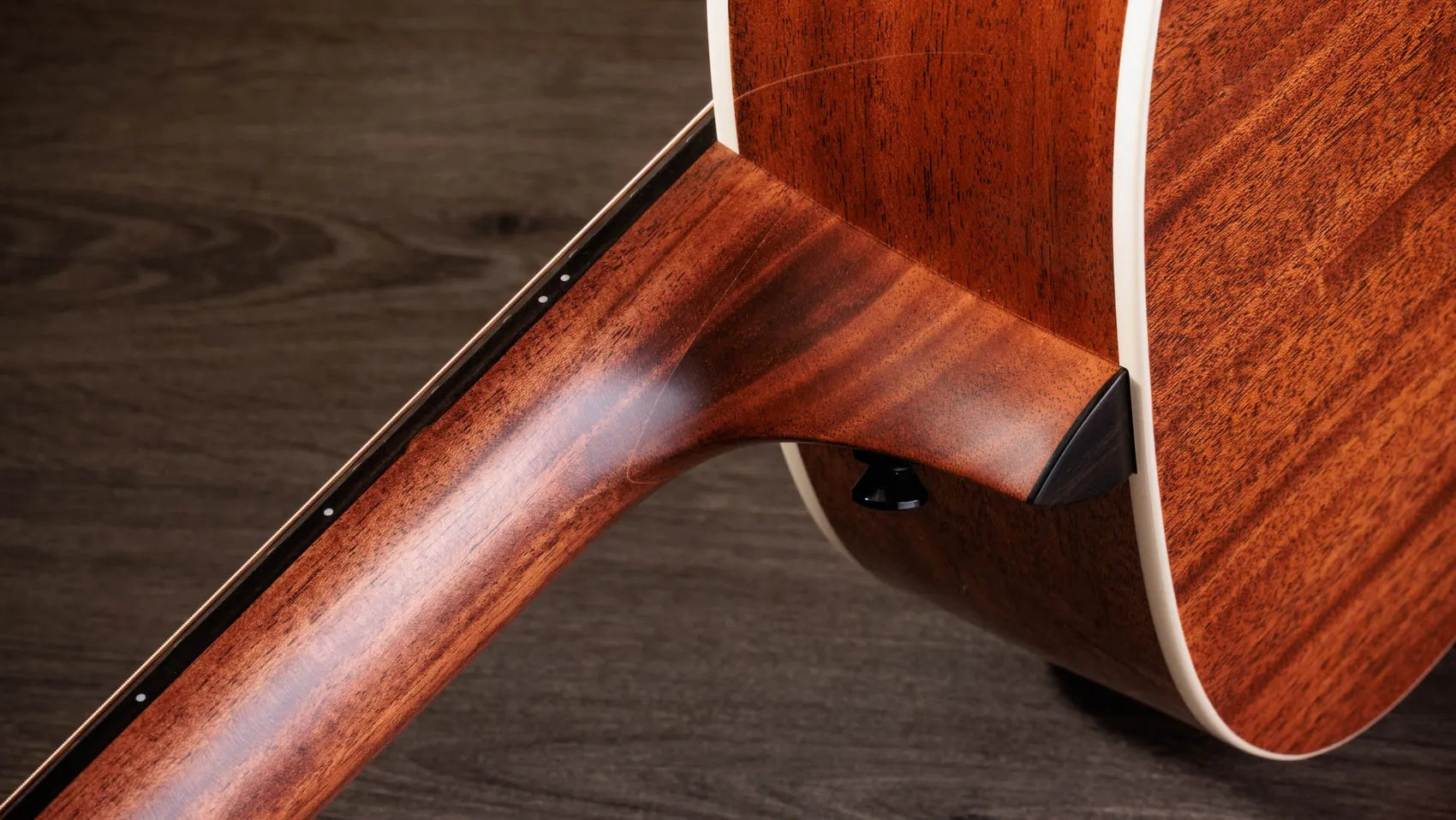 Đàn Guitar Acoustic Taylor Gold Label 514e