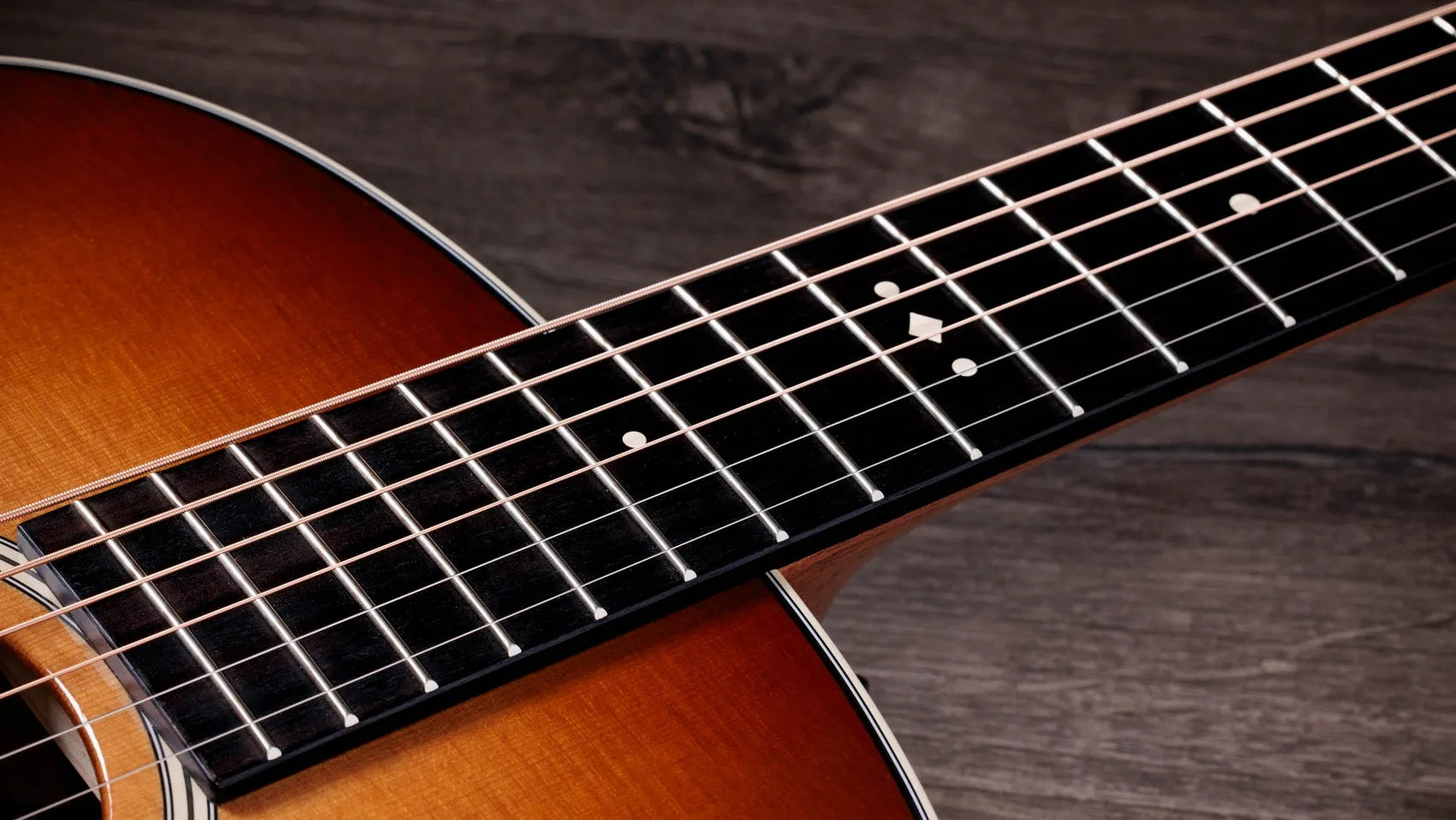 Đàn Guitar Acoustic Taylor Gold Label 514e