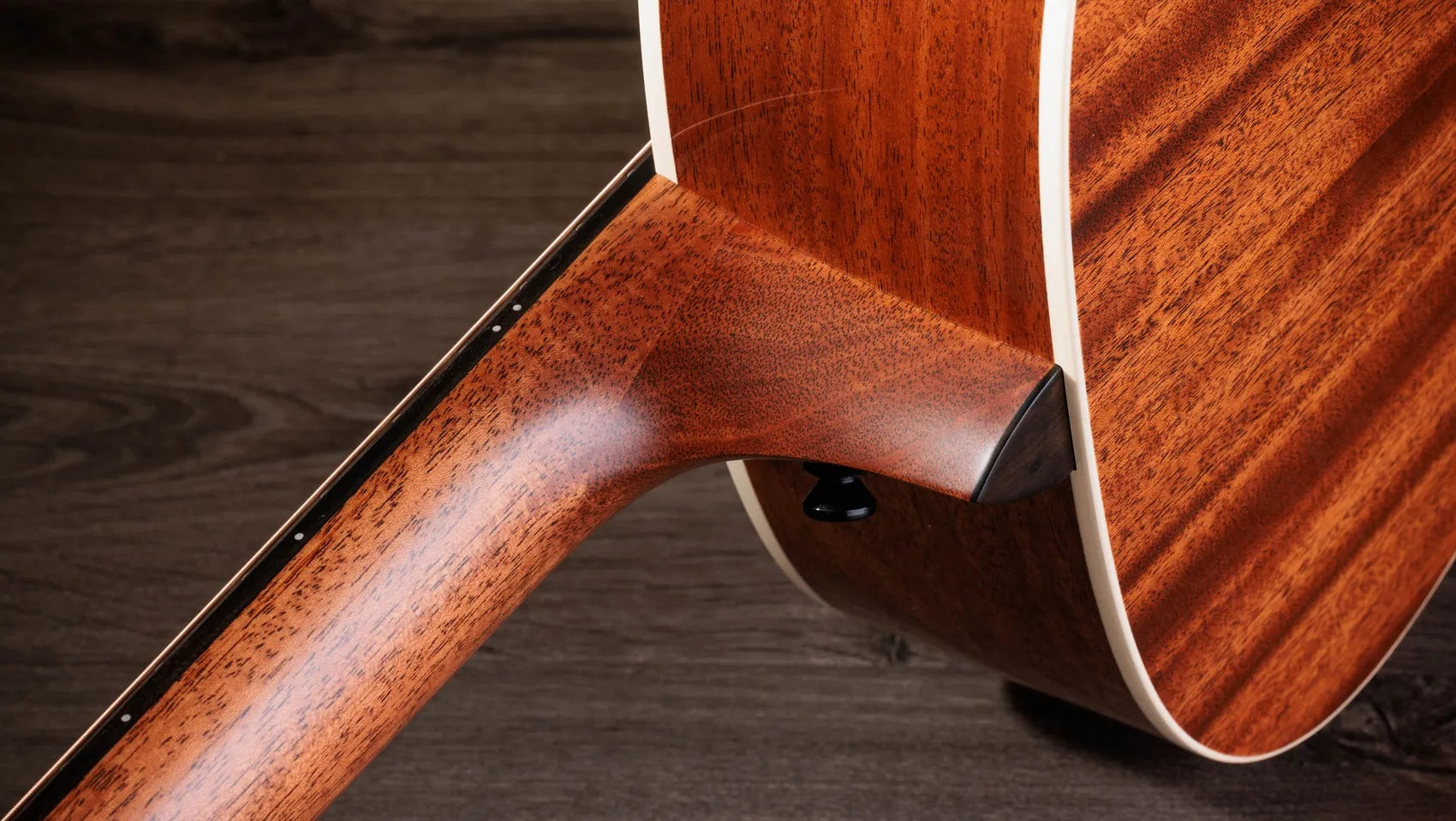 Đàn Guitar Acoustic Taylor Gold Label 514e