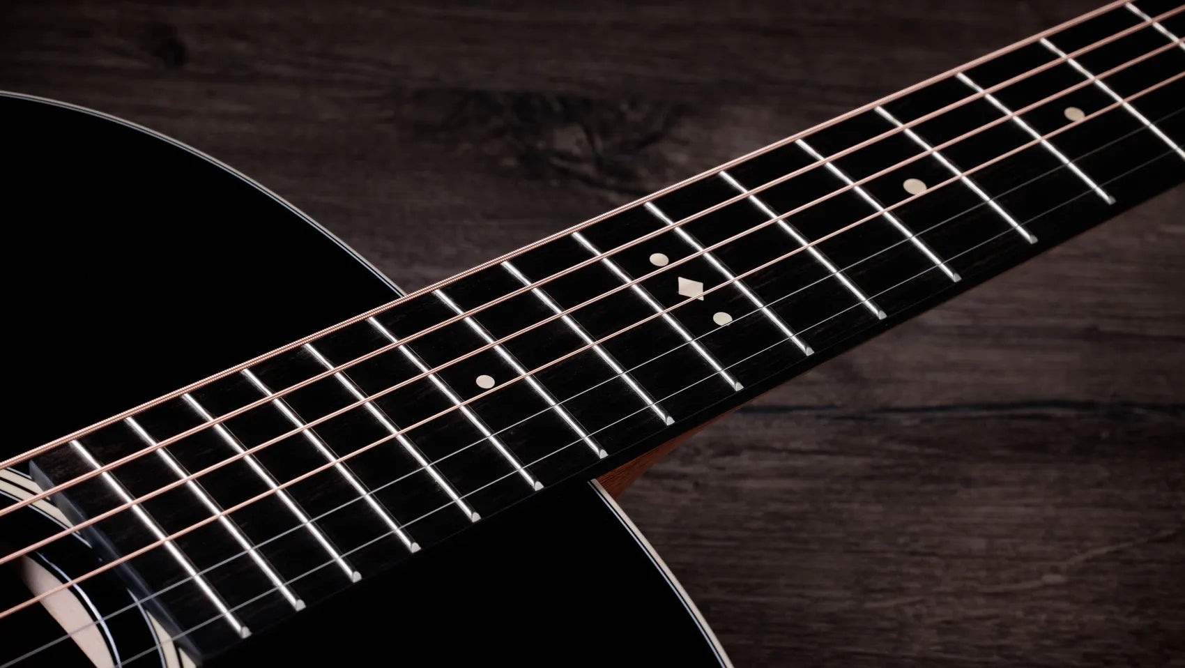 Đàn Guitar Acoustic Taylor Gold Label 517e