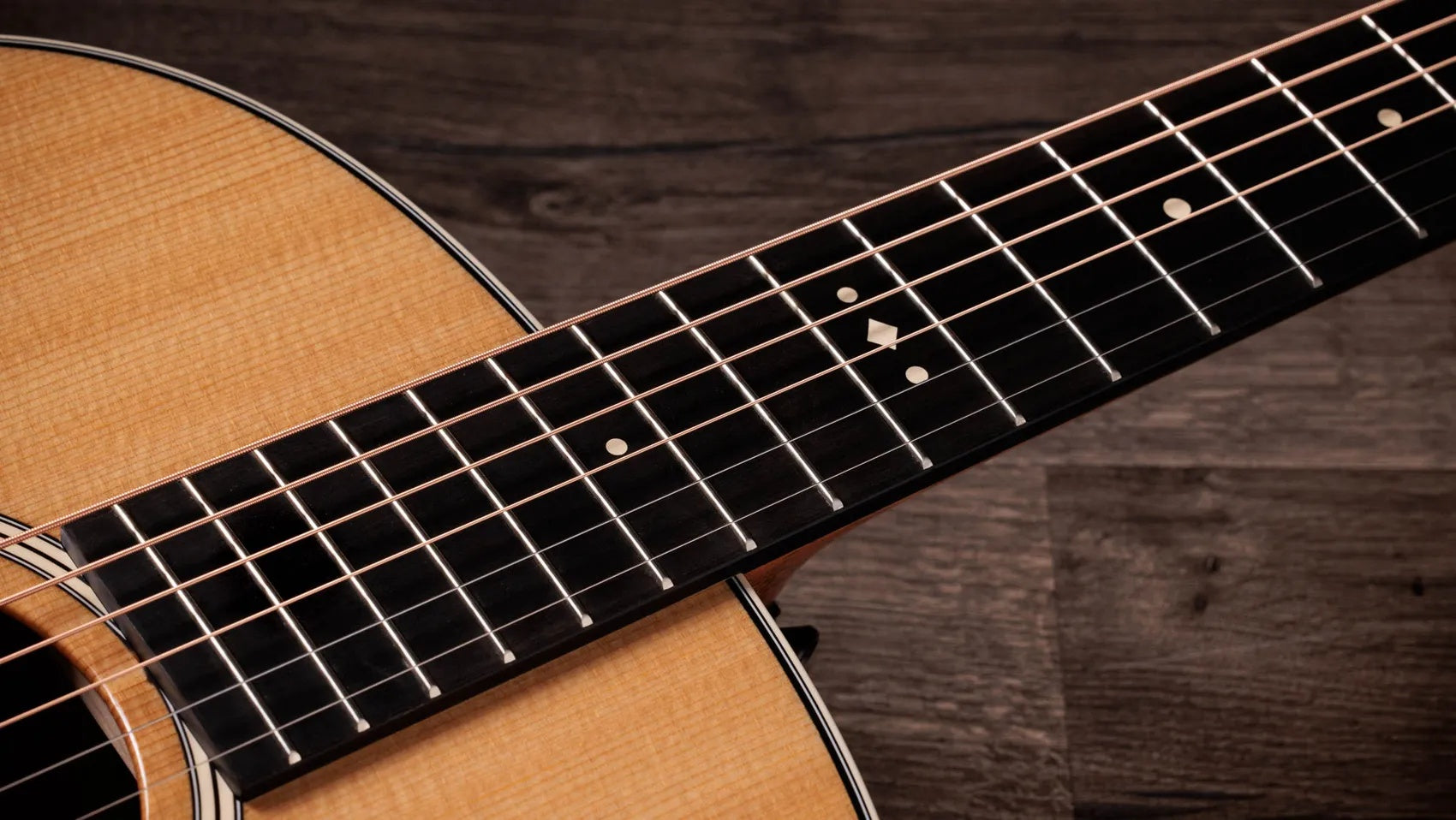 Đàn Guitar Acoustic Taylor Gold Label 517e