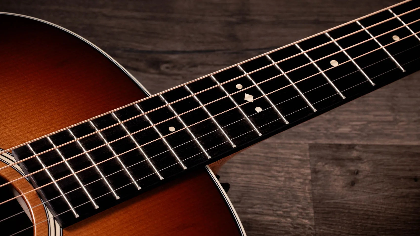 Đàn Guitar Acoustic Taylor Gold Label 517e