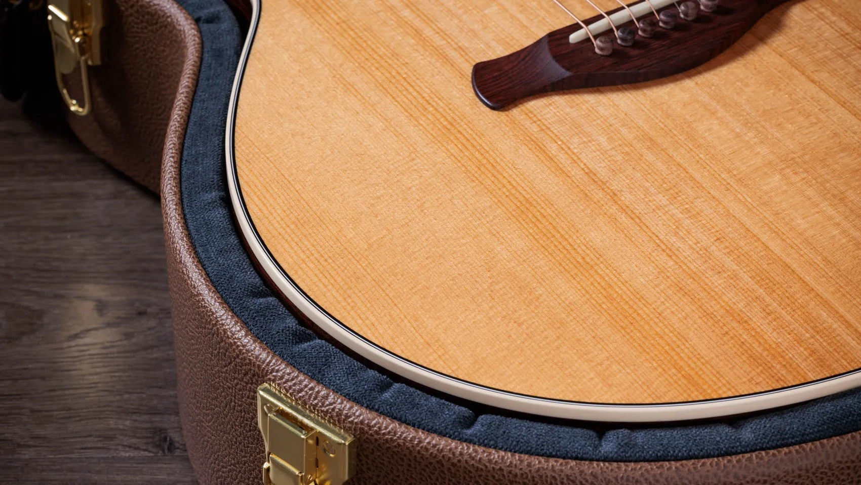 Đàn Guitar Acoustic Taylor Gold Label 714e