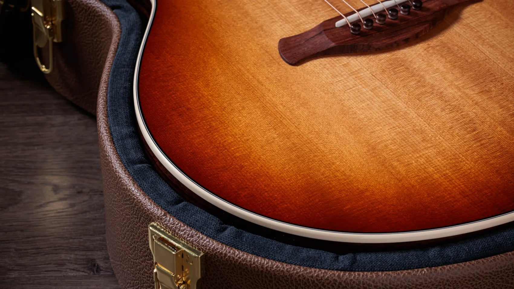 Đàn Guitar Acoustic Taylor Gold Label 714e
