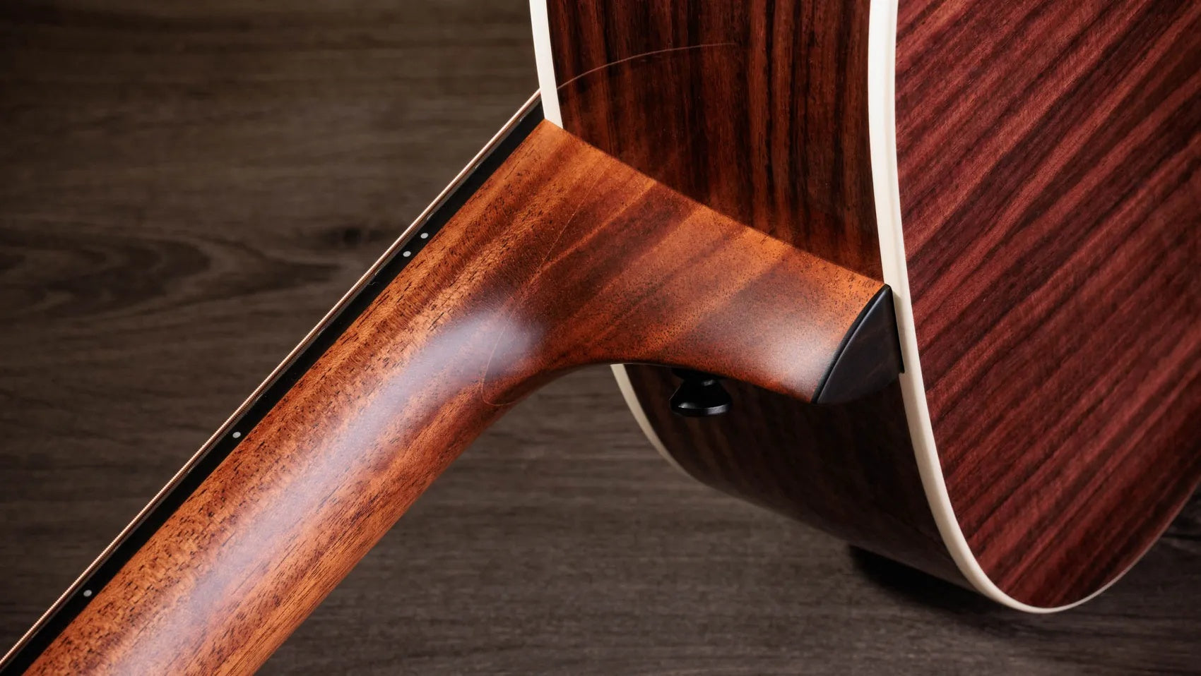 Đàn Guitar Acoustic Taylor Gold Label 714e