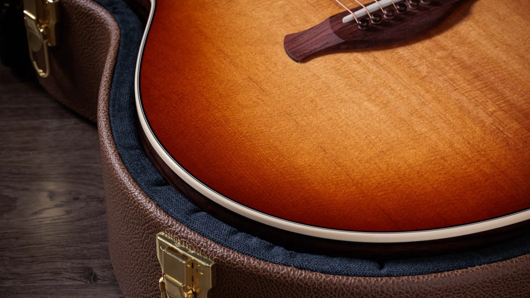 Đàn Guitar Acoustic Taylor Gold Label 714e