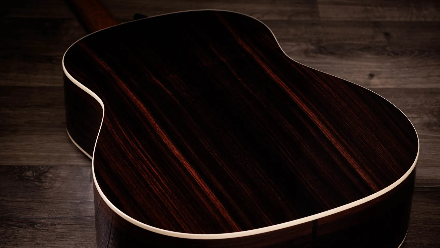 Đàn Guitar Acoustic Taylor Gold Label 717e