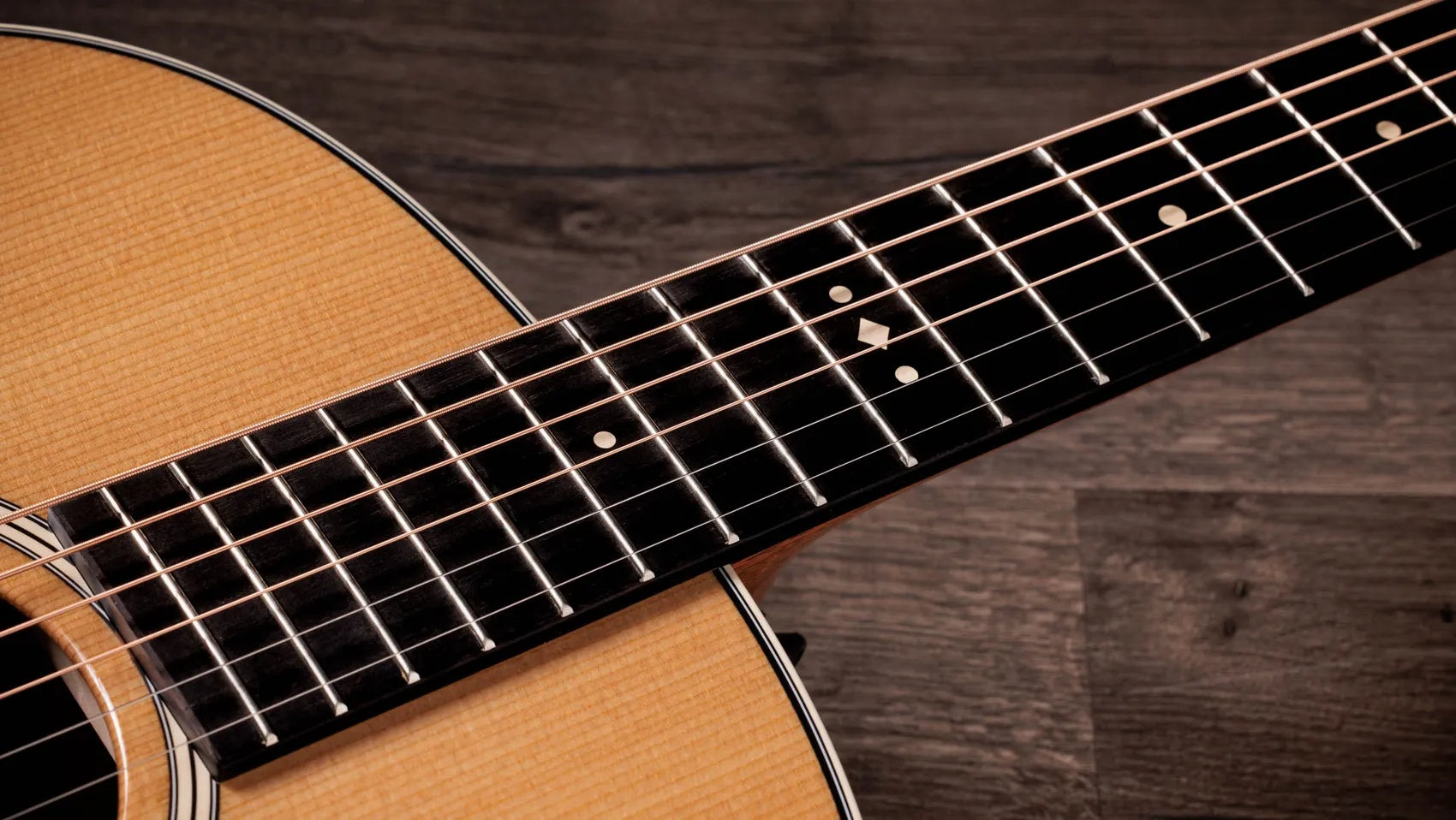 Đàn Guitar Acoustic Taylor Gold Label 717e