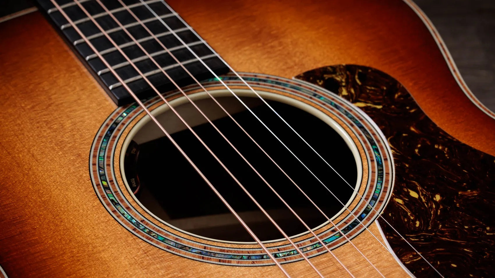 Đàn Guitar Acoustic Taylor Gold Label 814e