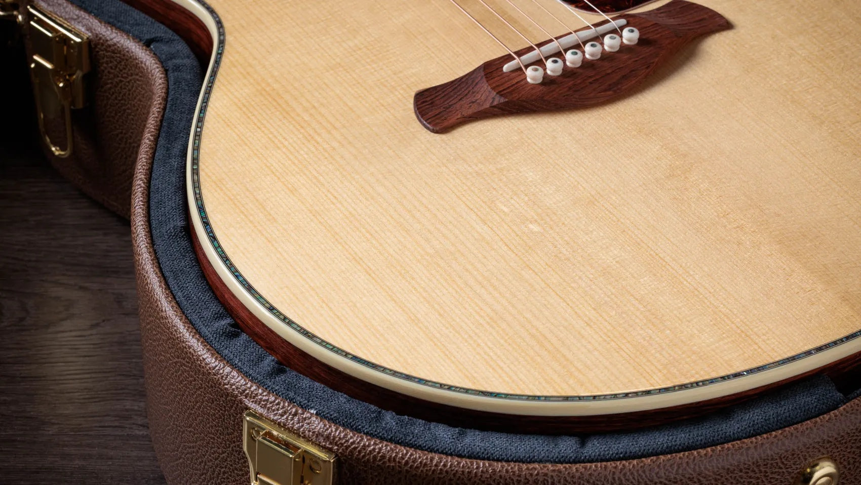Đàn Guitar Acoustic Taylor Gold Label 914e