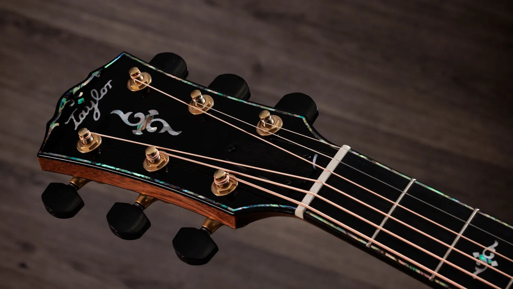 Đàn Guitar Acoustic Taylor Gold Label 917e