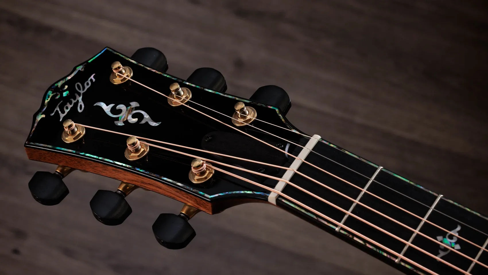 Đàn Guitar Acoustic Taylor Gold Label 914e