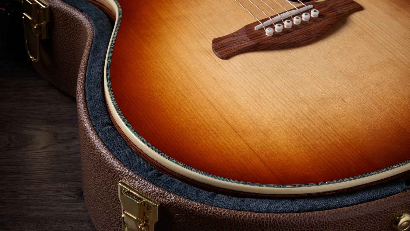 Đàn Guitar Acoustic Taylor Gold Label 914e