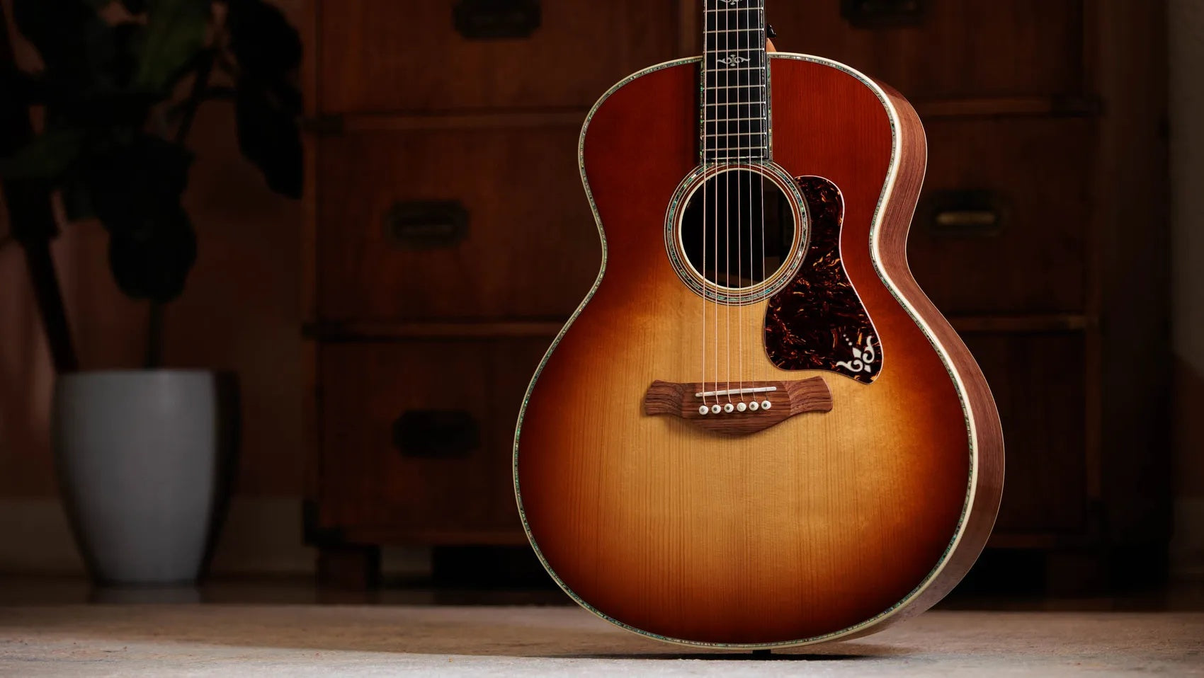 Đàn Guitar Acoustic Taylor Gold Label 914e