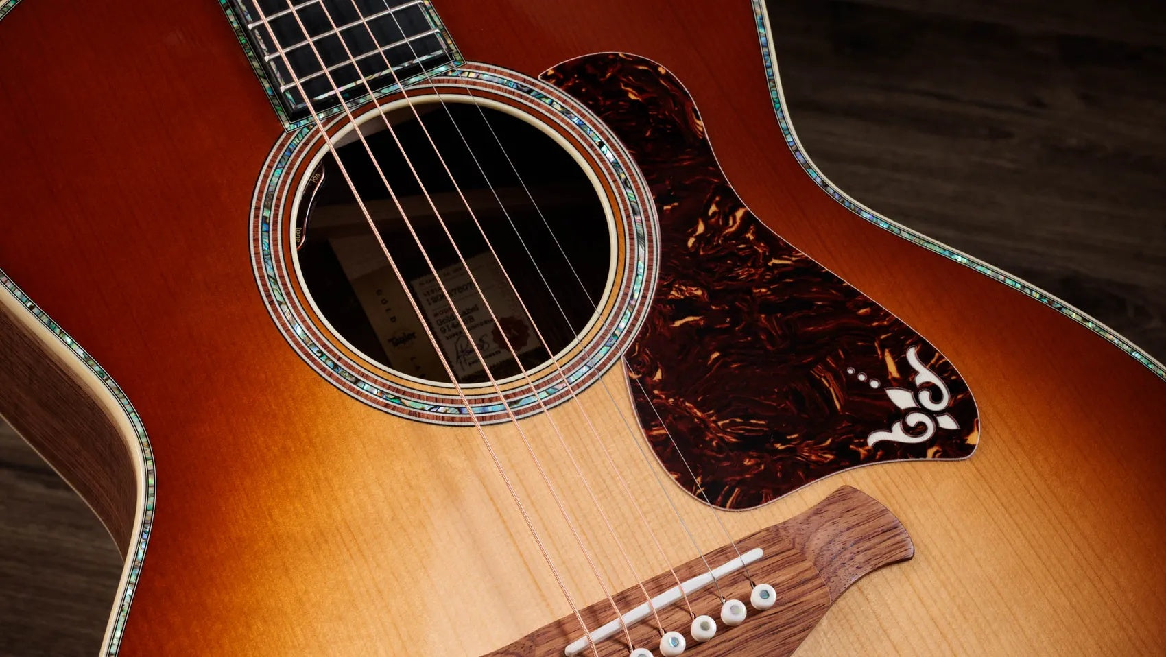 Đàn Guitar Acoustic Taylor Gold Label 914e