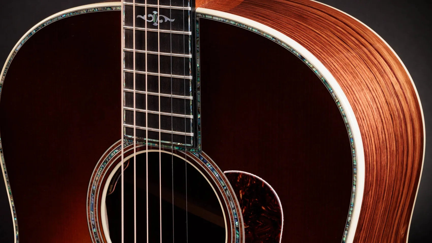 Đàn Guitar Acoustic Taylor Gold Label 917e
