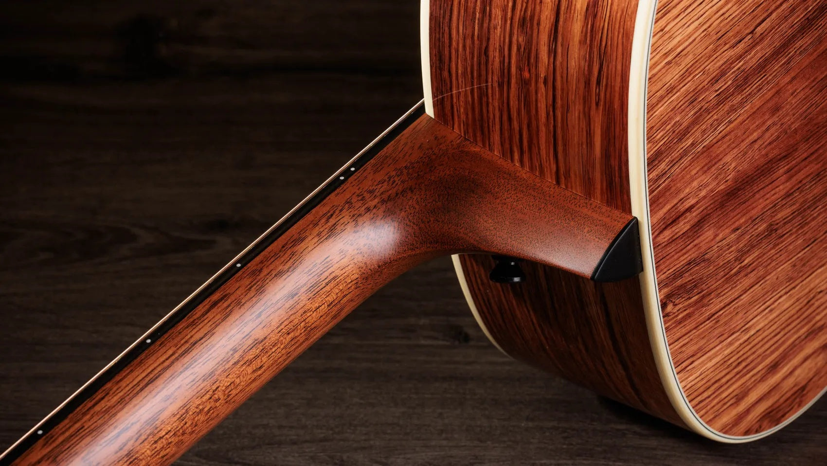 Đàn Guitar Acoustic Taylor Gold Label 917e