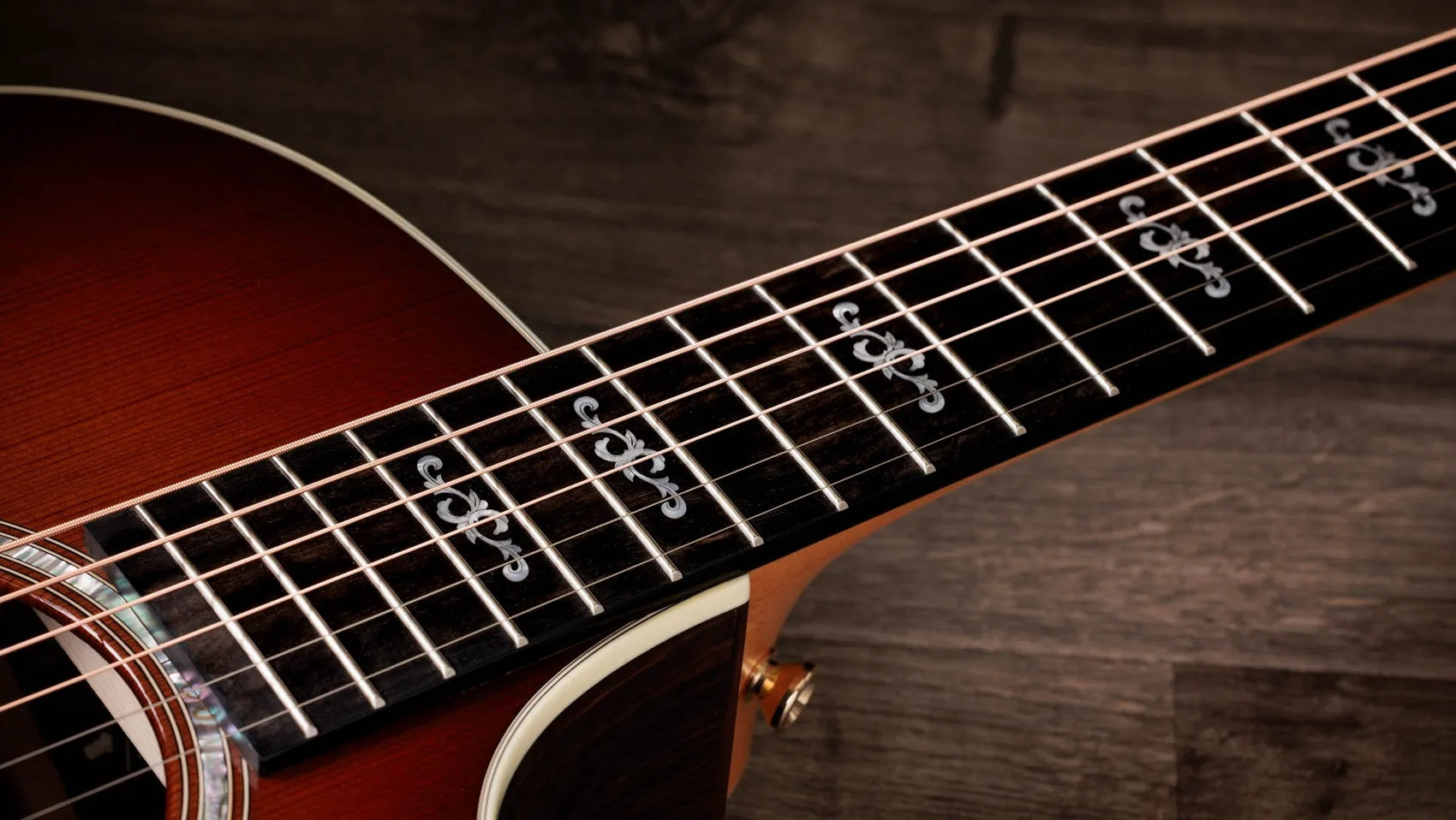 Đàn Guitar Acoustic Taylor Sunset Blvd 714ce - Sunset Edgeburst-Mai Nguyên Music
