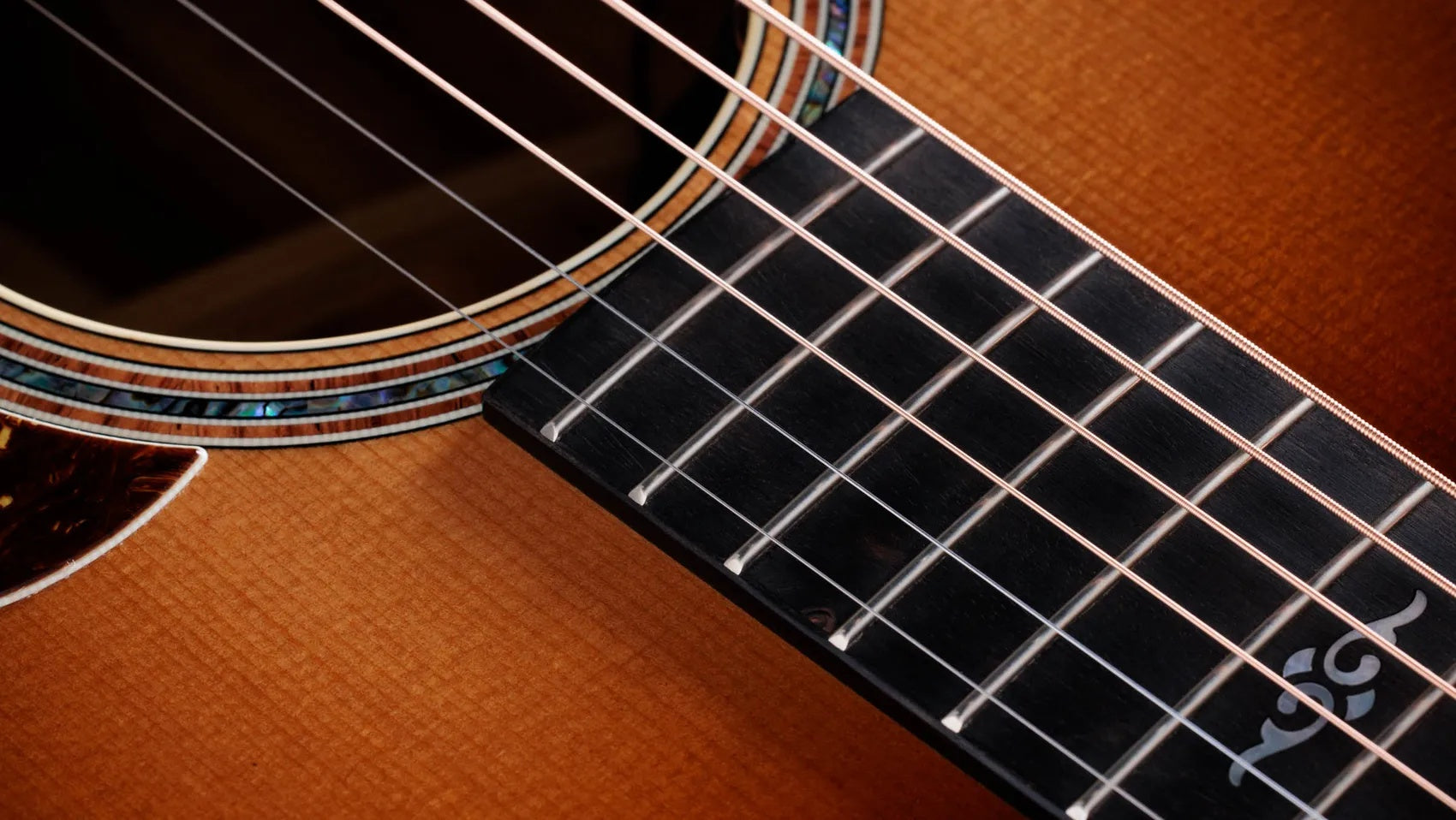 Đàn Guitar Acoustic Taylor Gold Label K14e