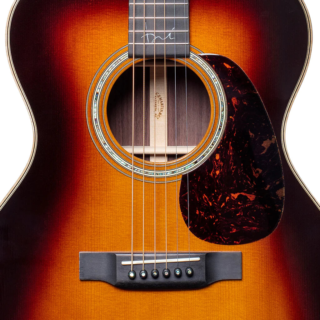 Đàn Guitar Acoustic Martin Signature 000-28 Brooke Ligertwood, Sunburst w/Case-Mai Nguyên Music