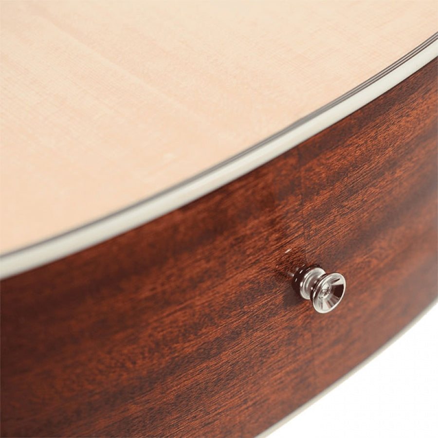 Đàn Guitar Acoustic Saga SF700C Pro-Mai Nguyên Music