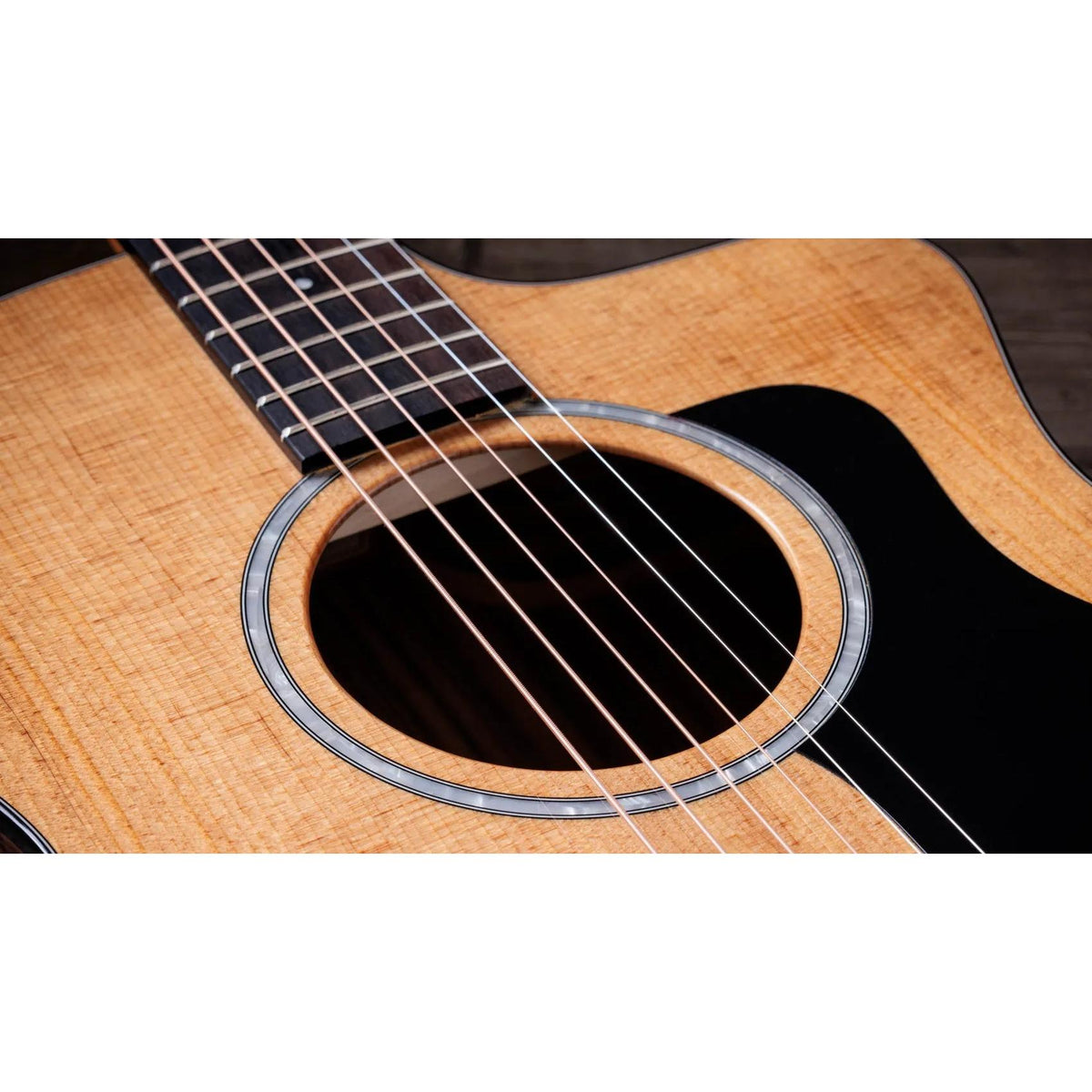Đàn Guitar Acoustic Taylor 214ce Plus - Natural-Mai Nguyên Music