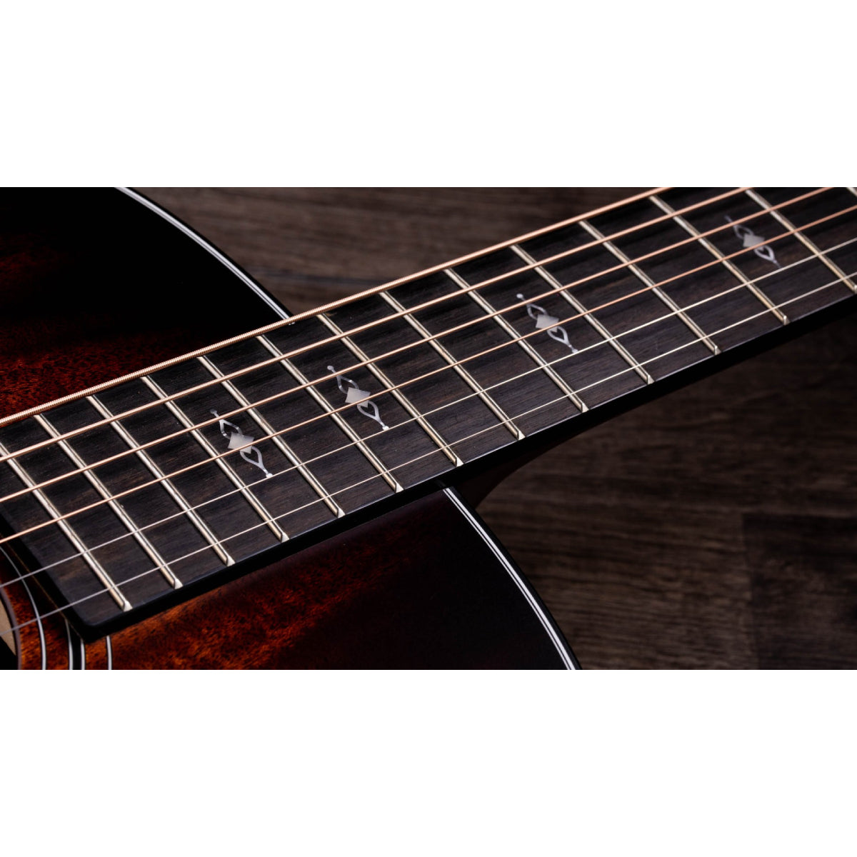 Đàn Guitar Acoustic Taylor 324e w/Case-Mai Nguyên Music