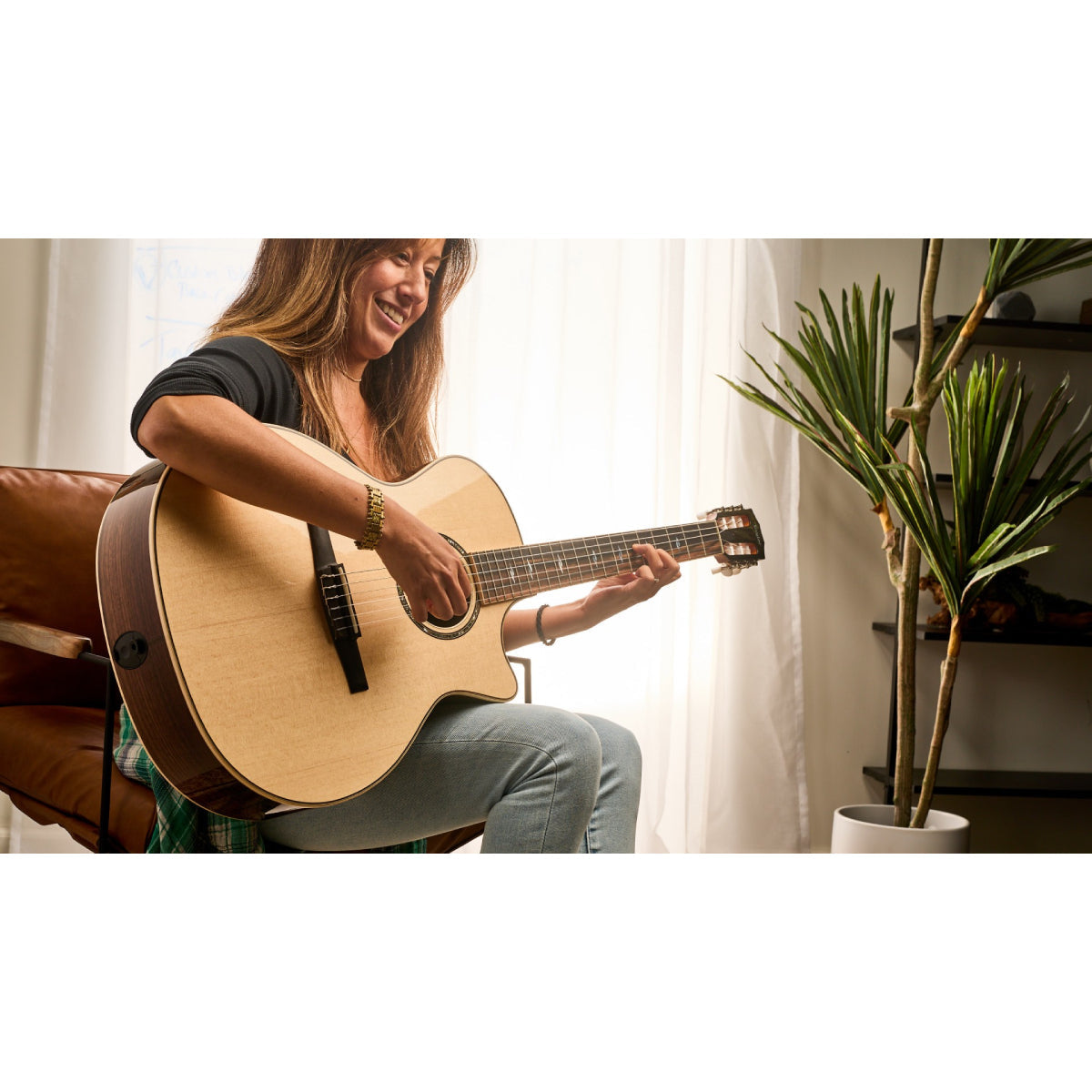 Đàn Guitar Acoustic Taylor 812ce-N w/Case-Mai Nguyên Music