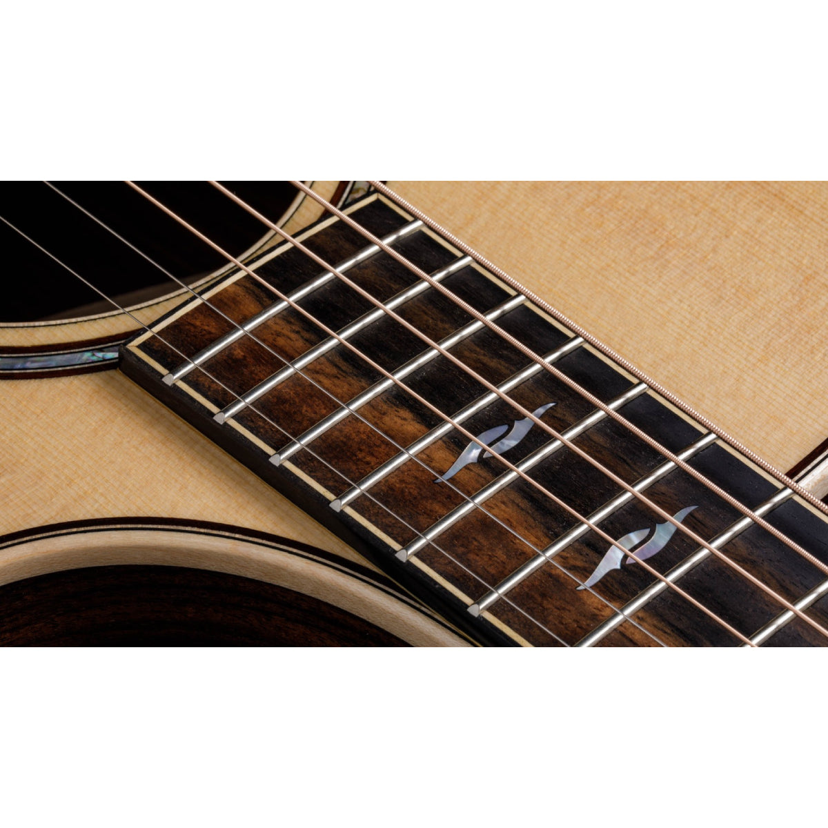 Đàn Guitar Acoustic Taylor 812ce w/Case-Mai Nguyên Music