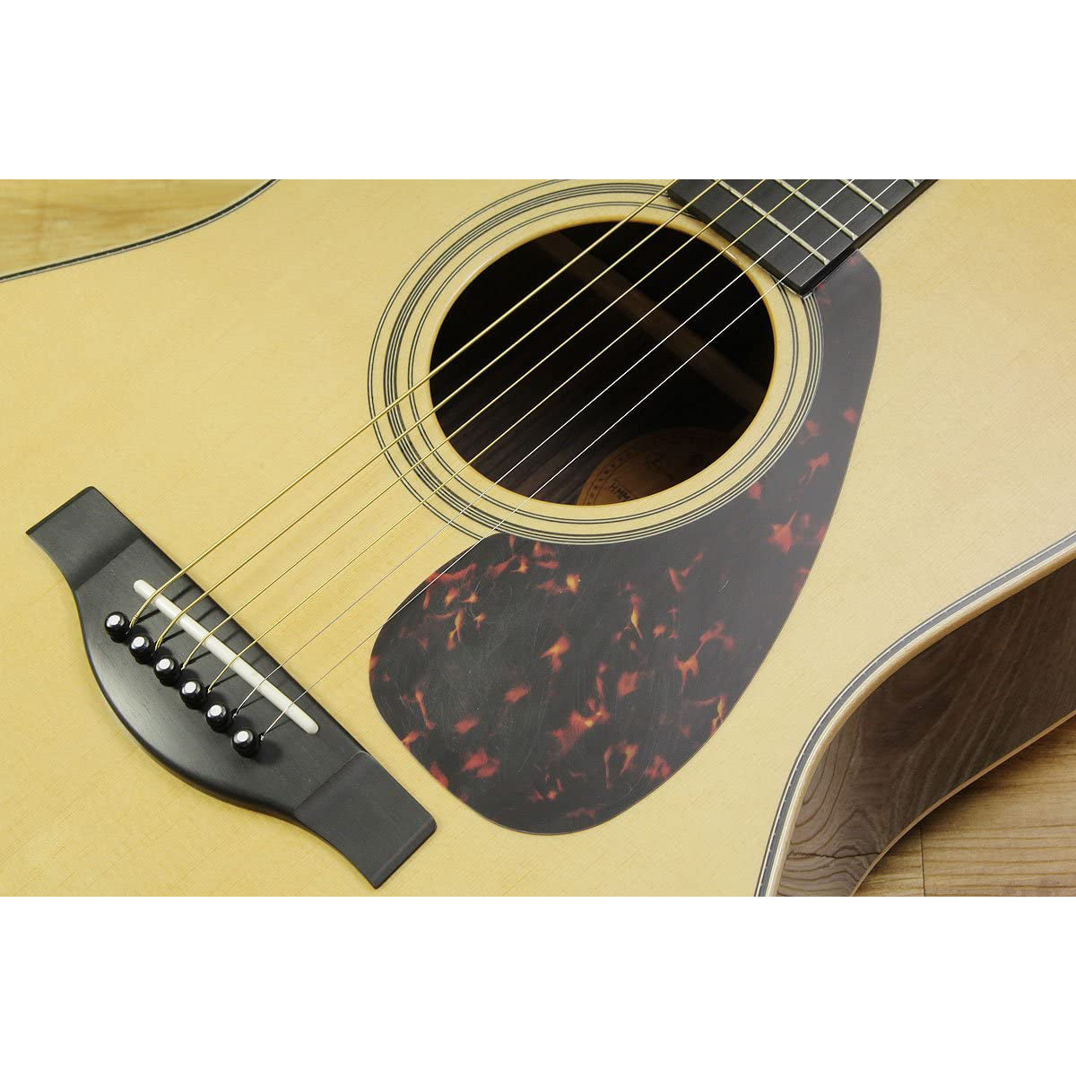 Đàn Guitar Acoustic Yamaha LL26 ARE-Mai Nguyên Music