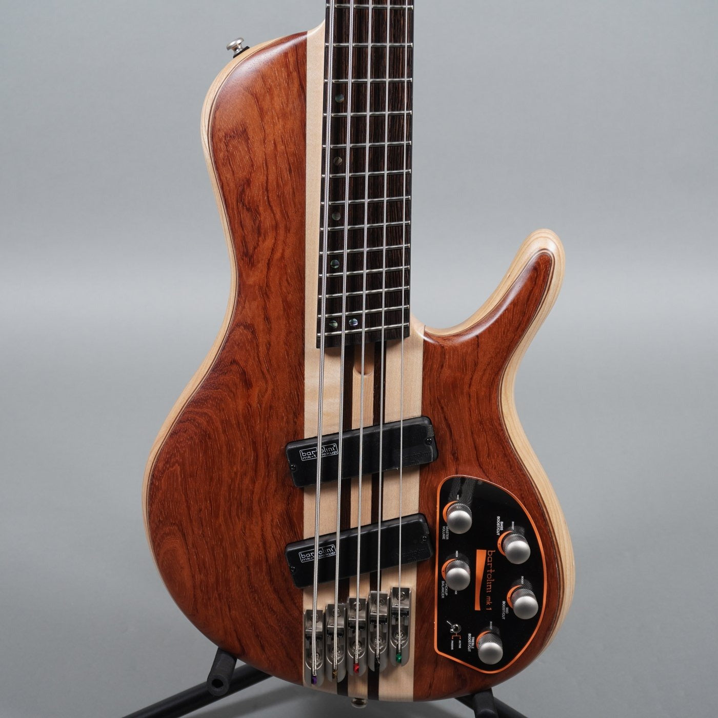 Đàn Guitar Bass 5-dây Cort A5 Beyond w/Case-Mai Nguyên Music