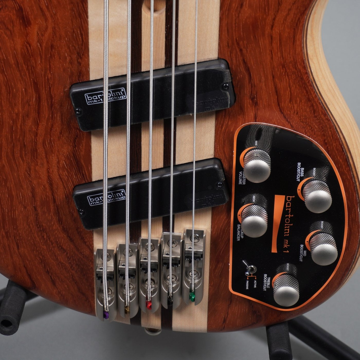 Đàn Guitar Bass 5-dây Cort A5 Beyond w/Case-Mai Nguyên Music