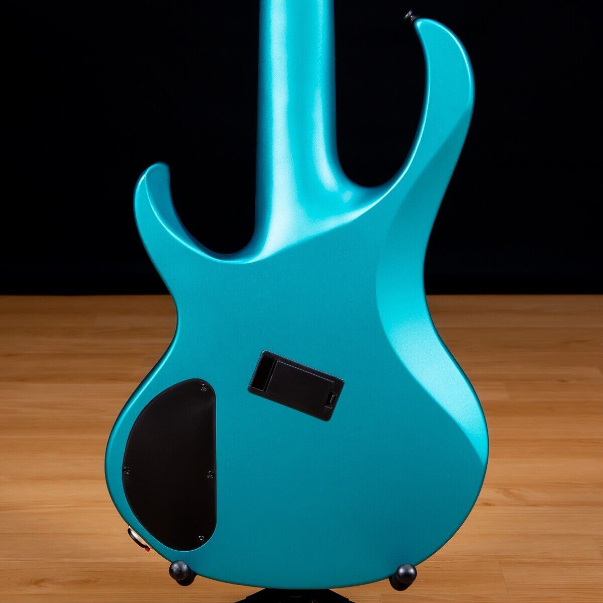 Đàn Guitar Bass 5-dây Ibanez BTB Workshop BTB605MS w/Case, Cerulean Aura Burst Matte-Mai Nguyên Music