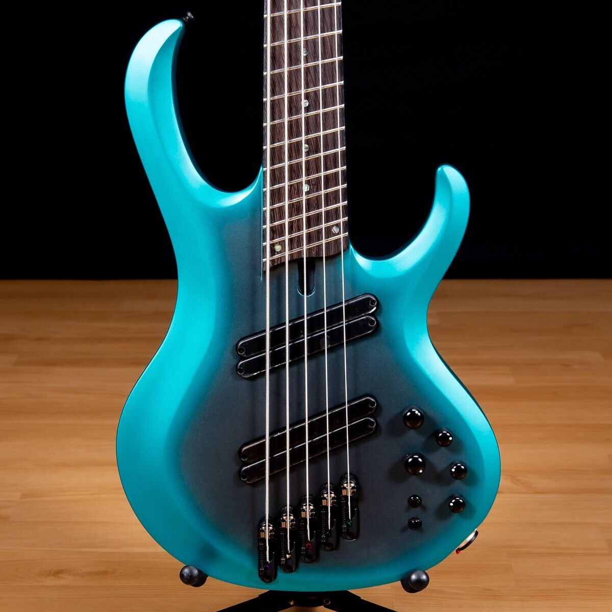 Đàn Guitar Bass 5-dây Ibanez BTB Workshop BTB605MS w/Case, Cerulean Aura Burst Matte-Mai Nguyên Music