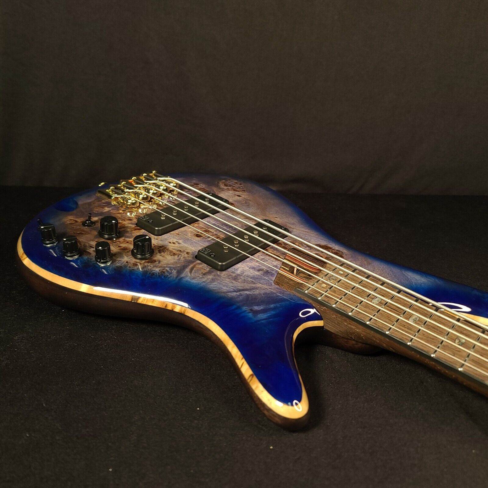 Đàn Guitar Bass 5-dây Ibanez SR Premium SR2605 w/Bag, Cerulean Blue Burst-Mai Nguyên Music