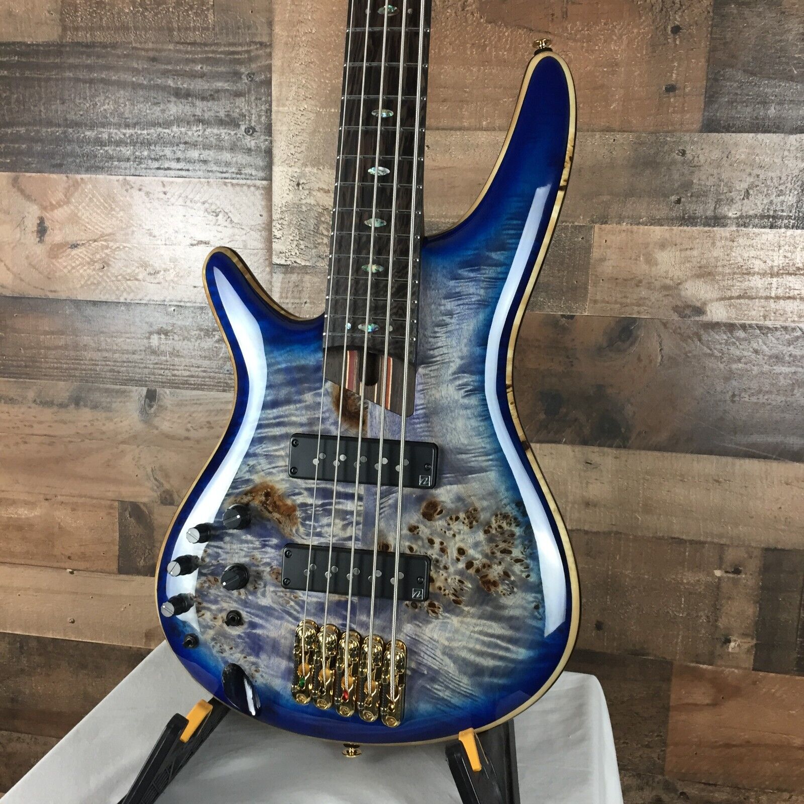 Đàn Guitar Bass 5-dây Ibanez SR Premium SR2605 w/Bag, Cerulean Blue Burst-Mai Nguyên Music