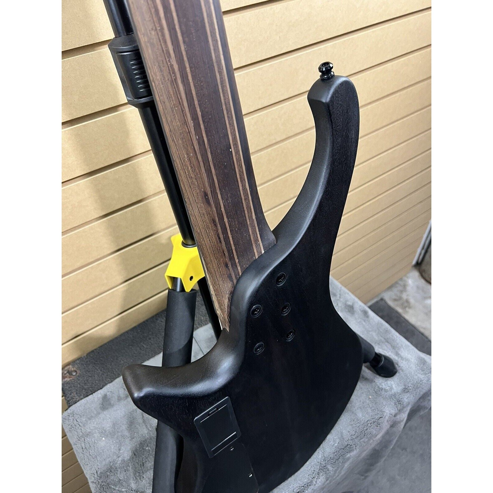 Đàn Guitar Bass 5-dây Ibanez Workshop EHB1505MS w/Bag-Mai Nguyên Music