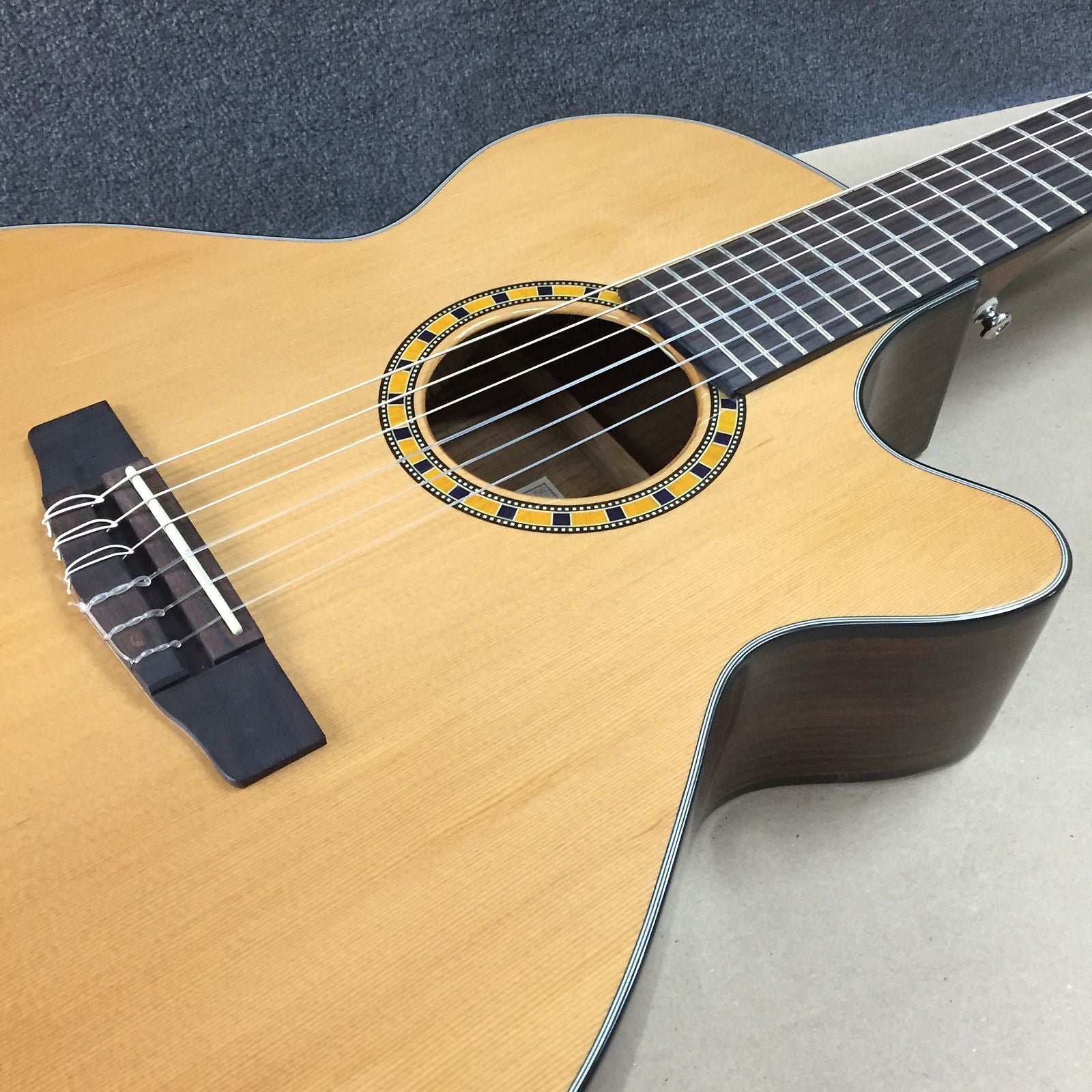 Đàn Guitar Classic Cort CEC7-Mai Nguyên Music